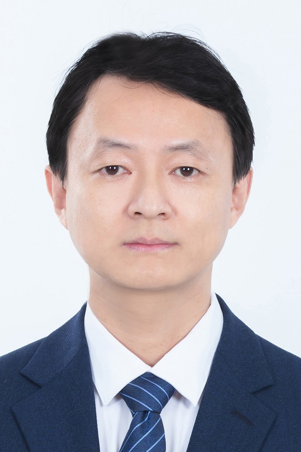 何旭东